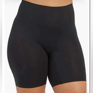 SPANXshape™ power series Mid-Thigh Short Very Black S from Nordstrom NWT